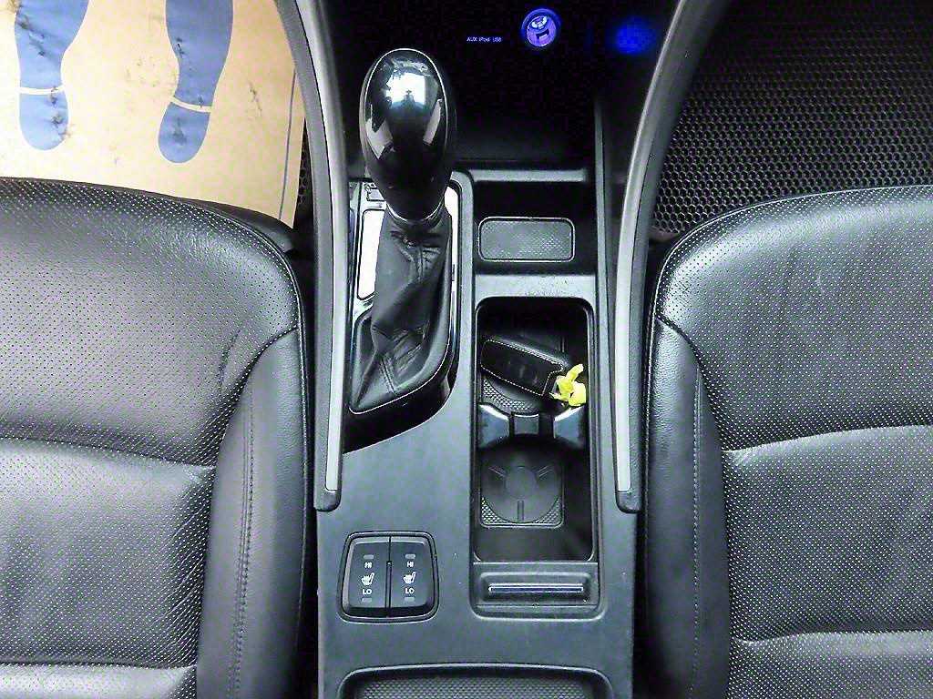 HYUNDAI Sonata - Vista 10