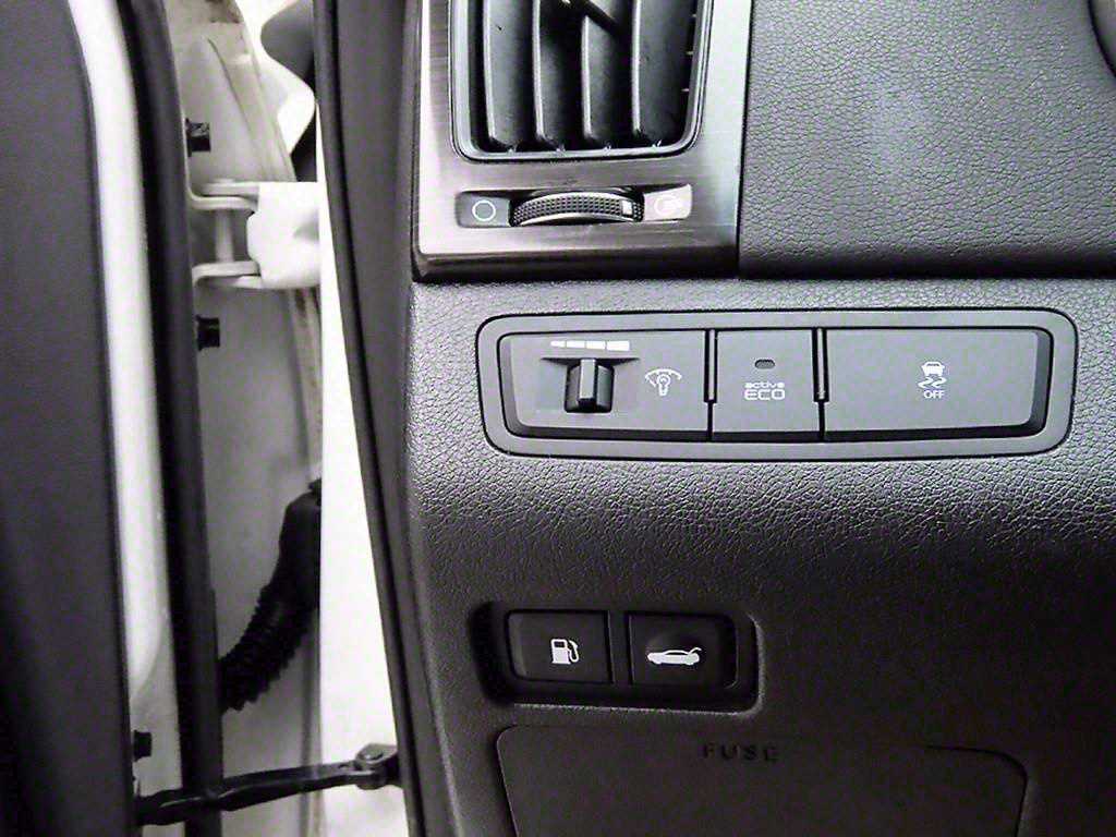 HYUNDAI Sonata - Vista 12