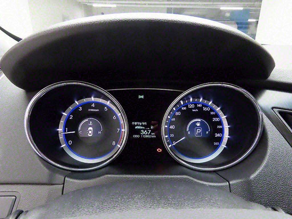 HYUNDAI Sonata - Vista 6