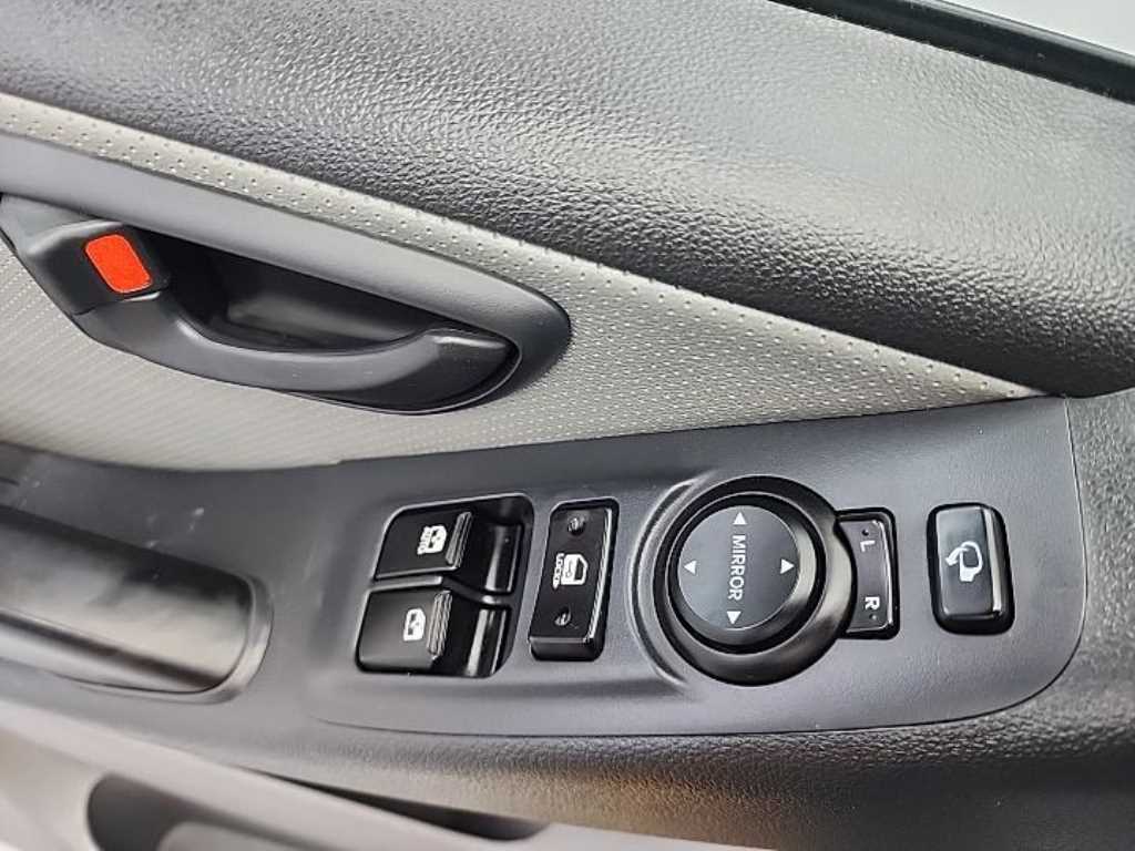 HYUNDAI Starex 2019 Amarillo - Importación desde Corea - HF Imports Iquique - Foto 17