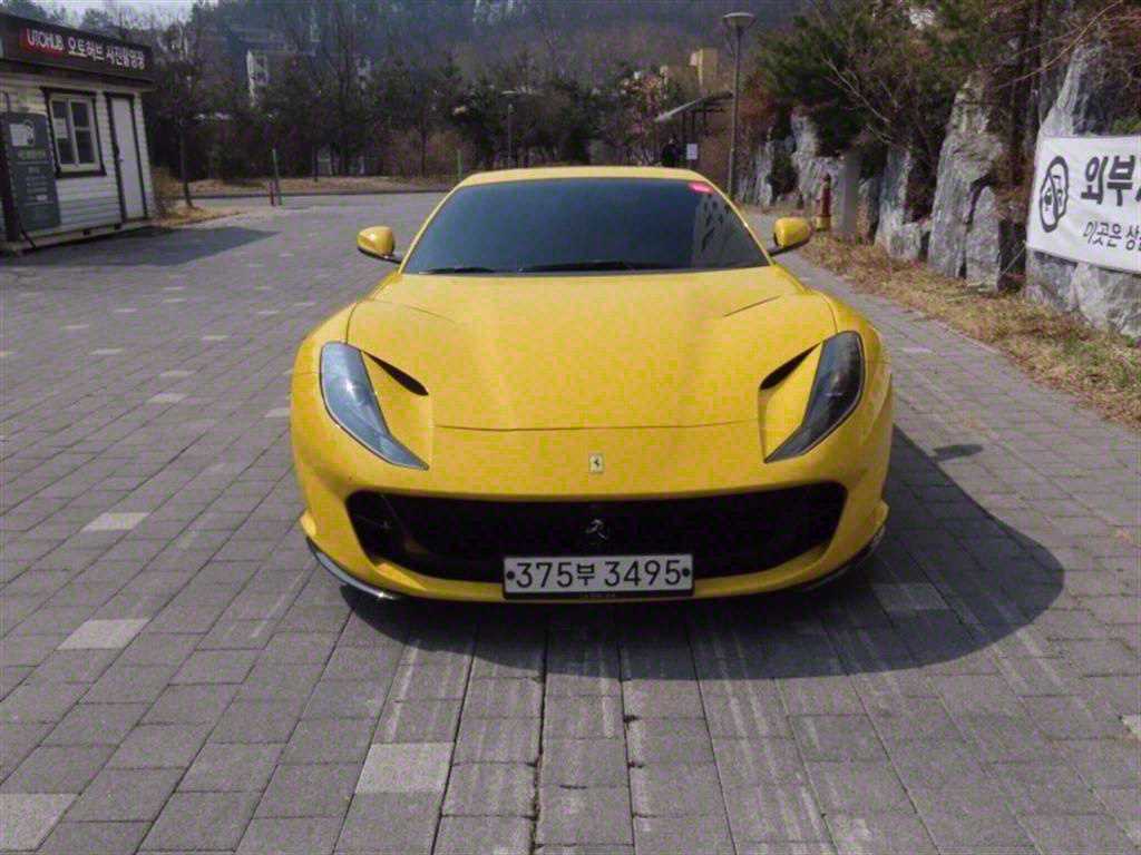 Ferrari 812 Superfast