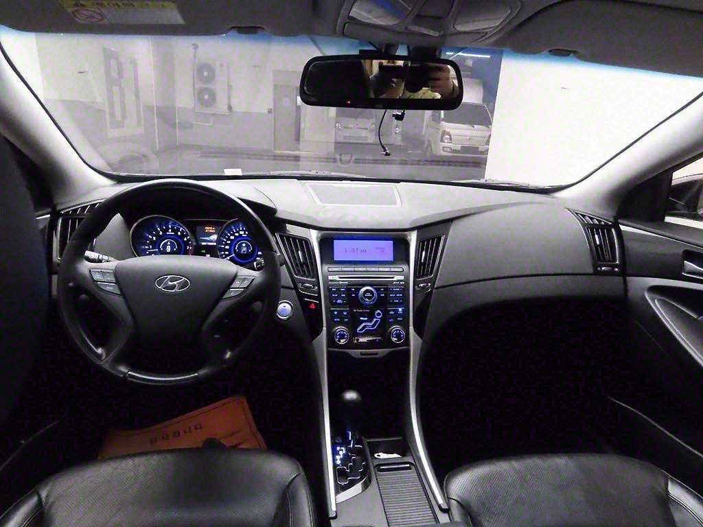 HYUNDAI Sonata - Vista 8