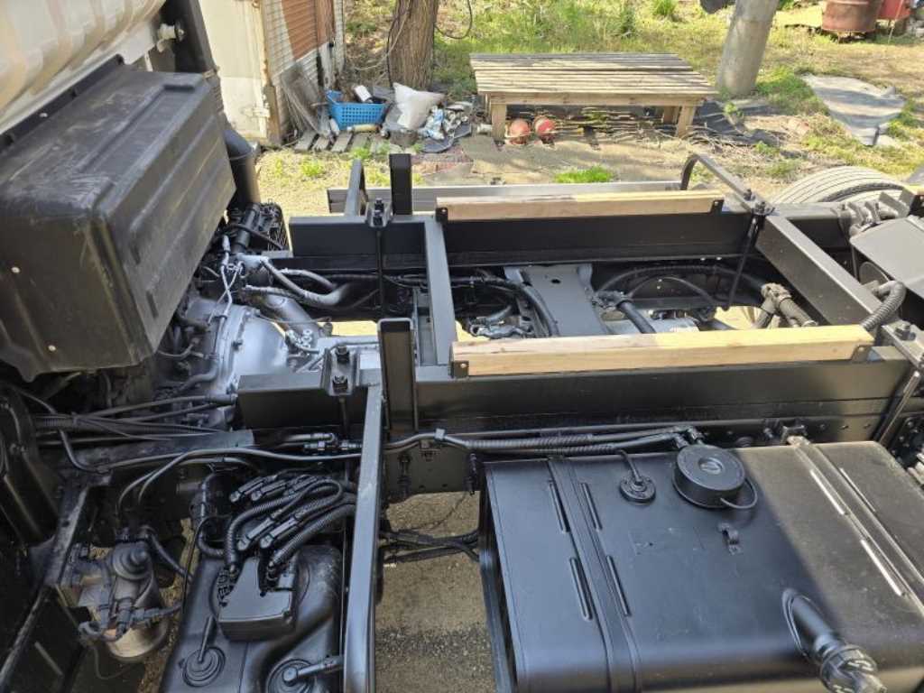 medium and large cargo dump - Vista 8