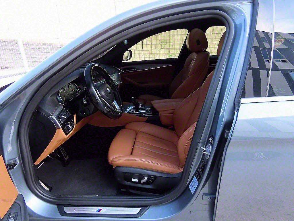 BMW 5 Series - Vista 5