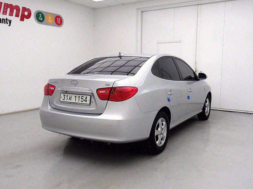 HYUNDAI Avante - Vista 4