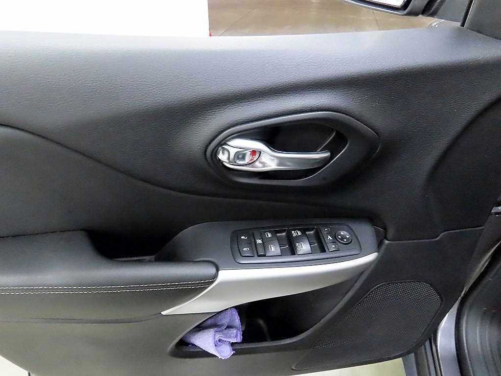 Jeep Cherokee 2017 Gris - Importación desde Corea - HF Imports Iquique - Foto 16