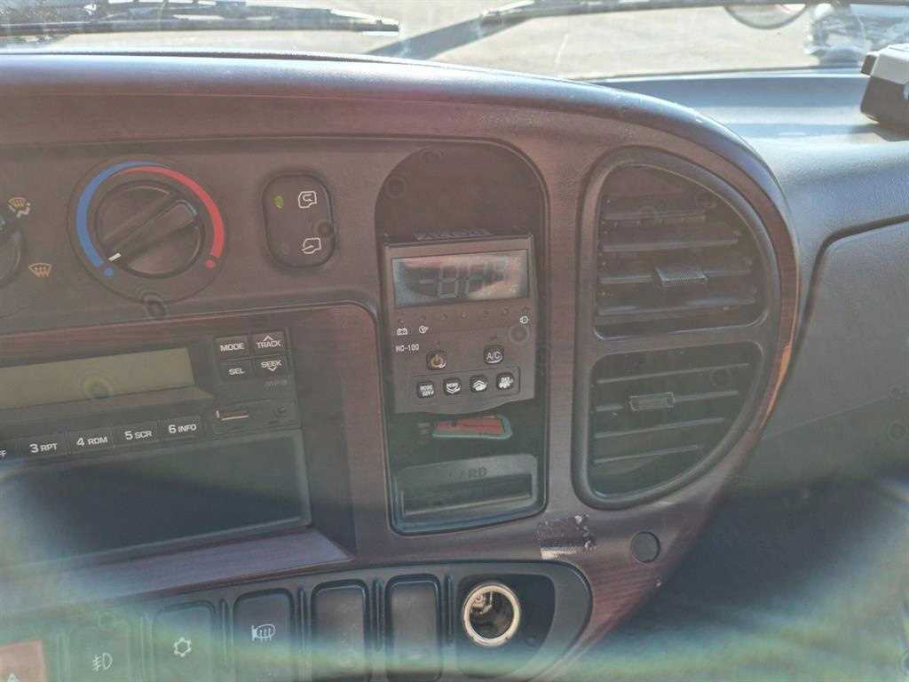 medium and large cargo truck - Vista 9