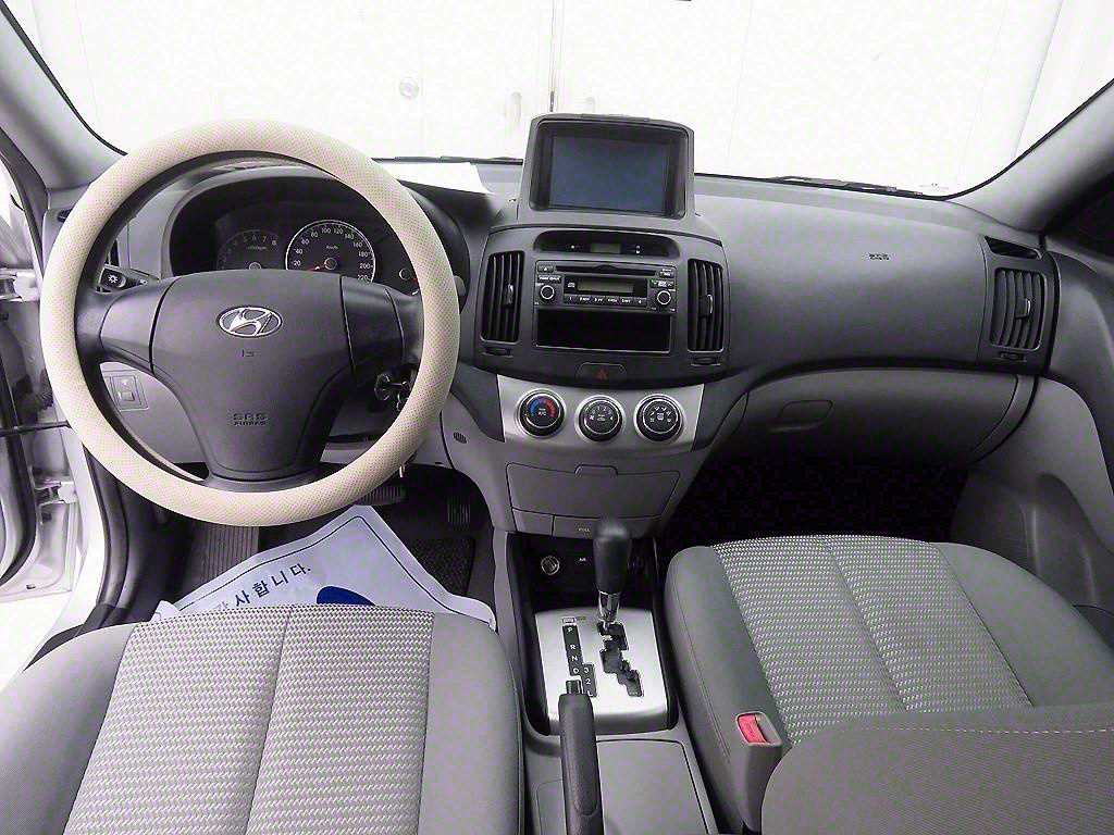 HYUNDAI Avante - Vista 7