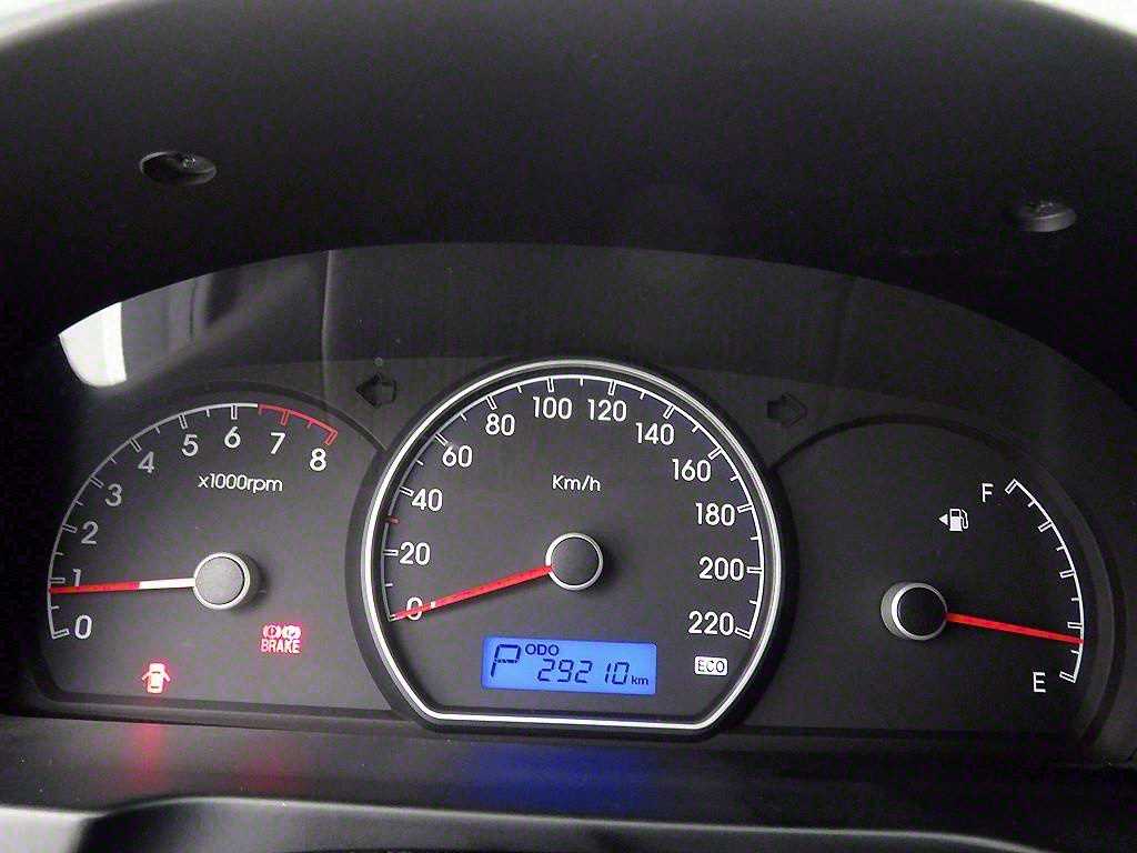 HYUNDAI Avante - Vista 12