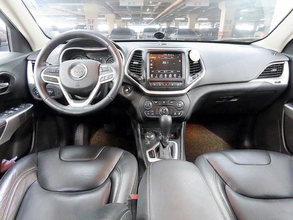 Jeep Cherokee - Vista 8