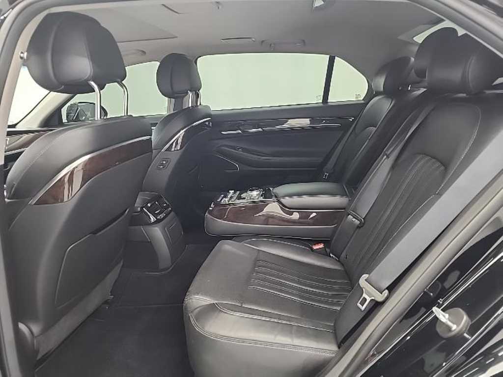 Genesis EQ900 - Vista 12