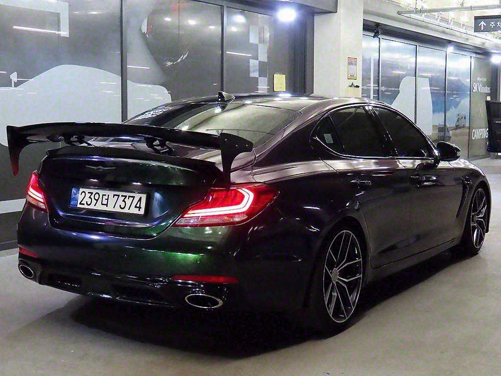 Genesis G70 - Vista 4