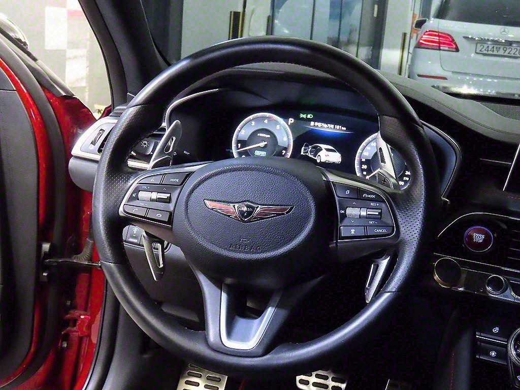 Genesis G70 - Vista 8