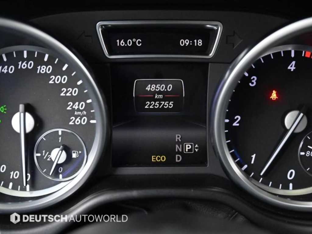 Mercedes Benz M Class - Vista 8