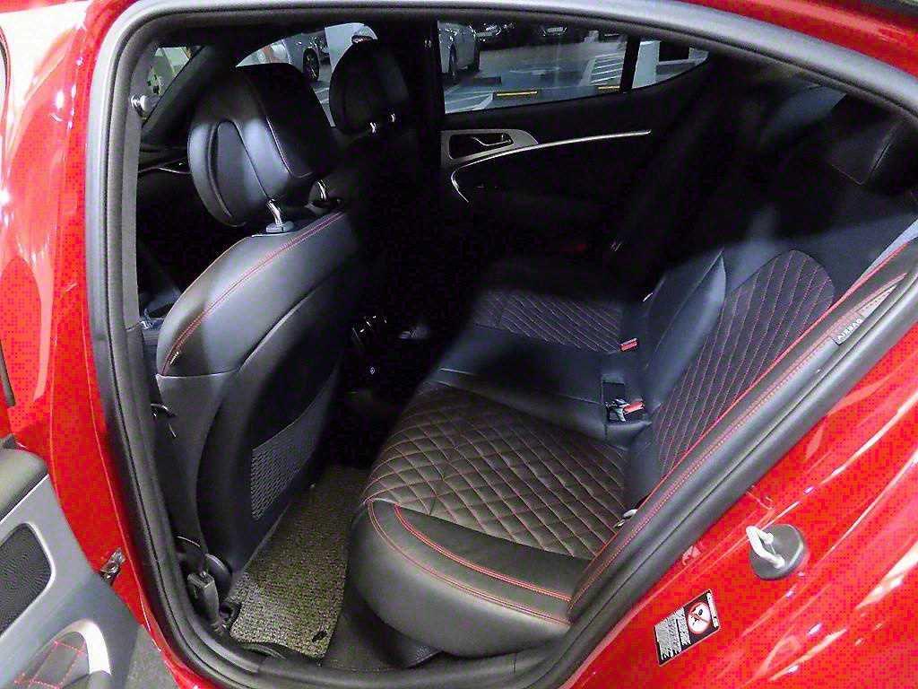 Genesis G70 - Vista 7