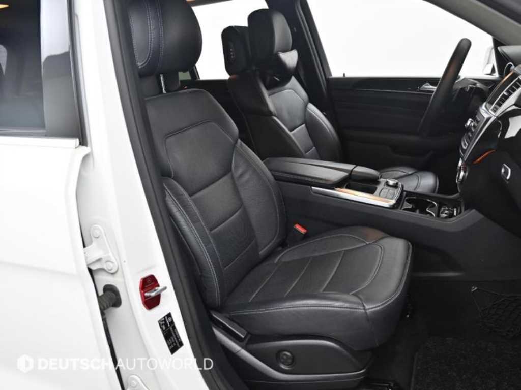 Mercedes Benz M Class - Vista 10