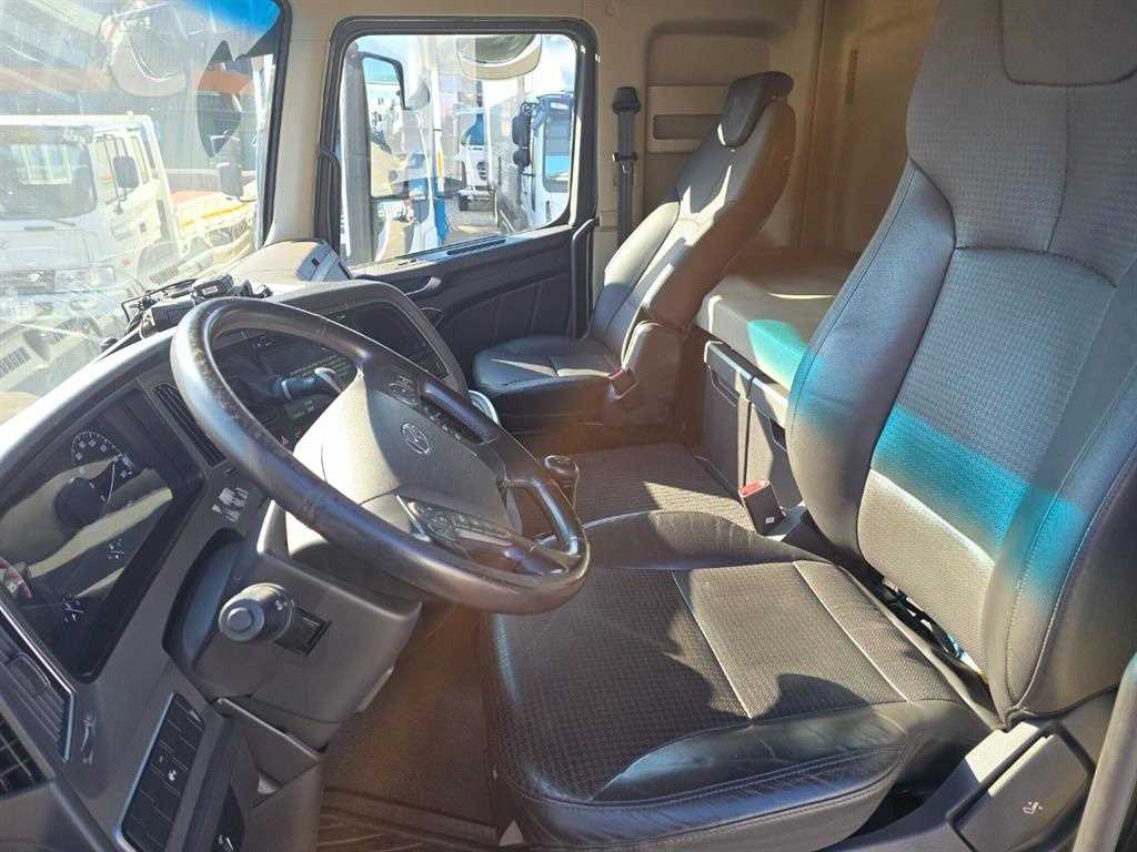 medium and large cargo truck - Vista 8