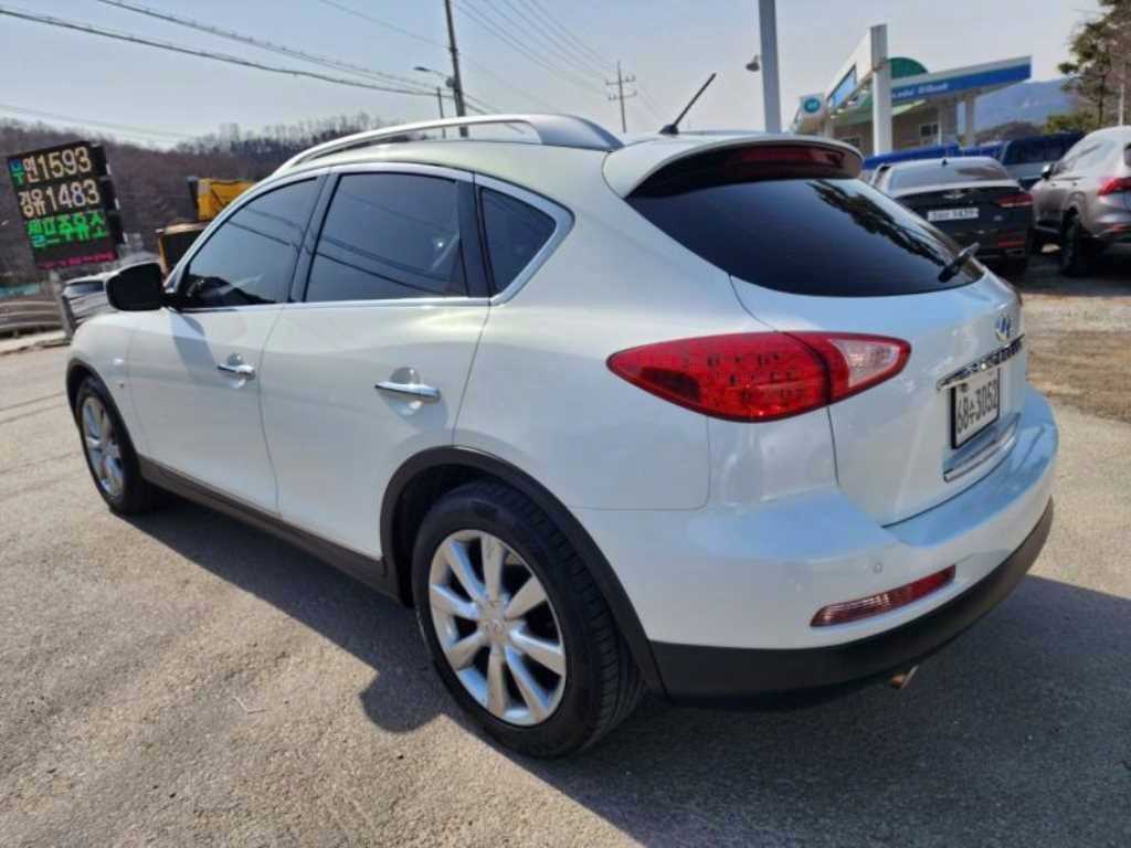 Infiniti QX - Vista 4