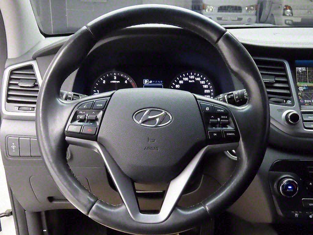 HYUNDAI Tucson - Vista 7