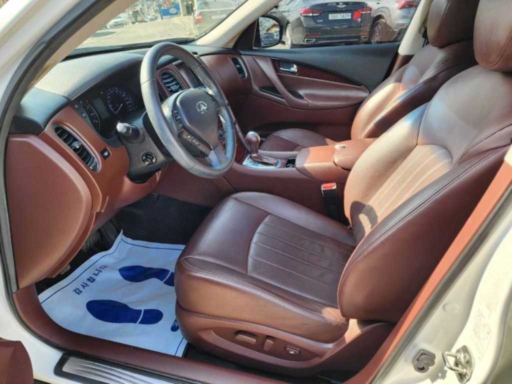 Infiniti QX - Vista 10