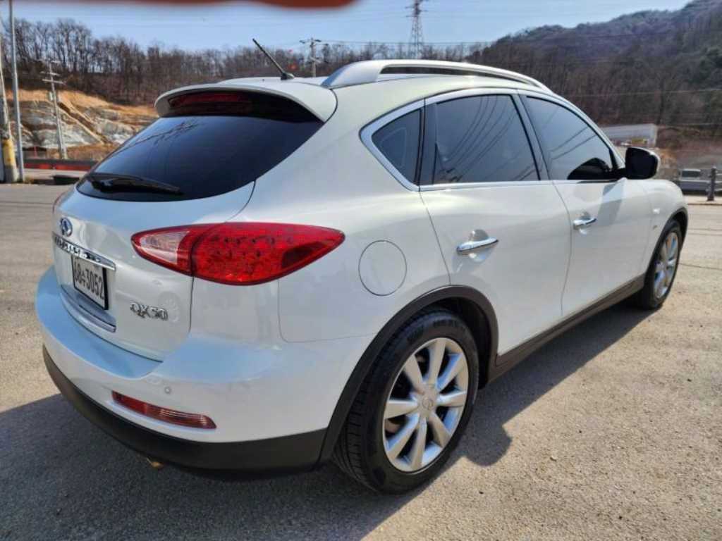 Infiniti QX - Vista 5