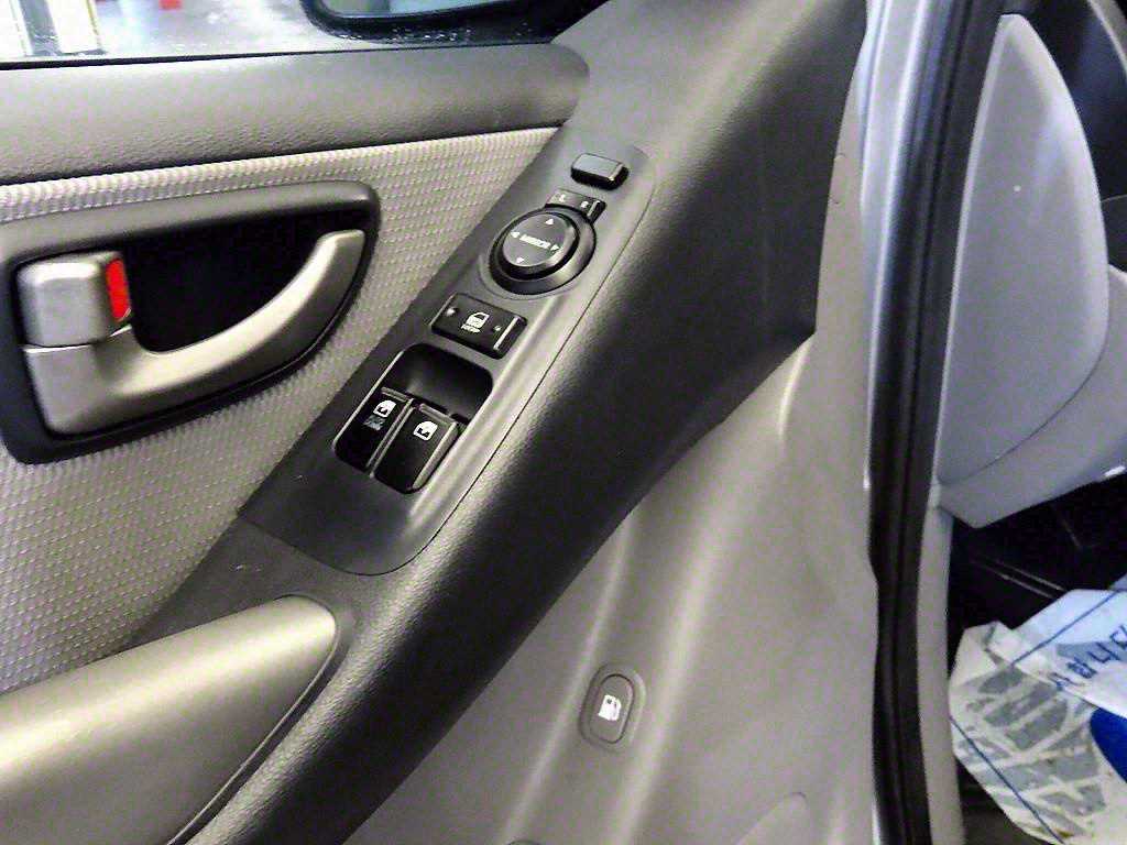 HYUNDAI Starex 2011 Plateado - Importación desde Corea - HF Imports Iquique - Foto 13