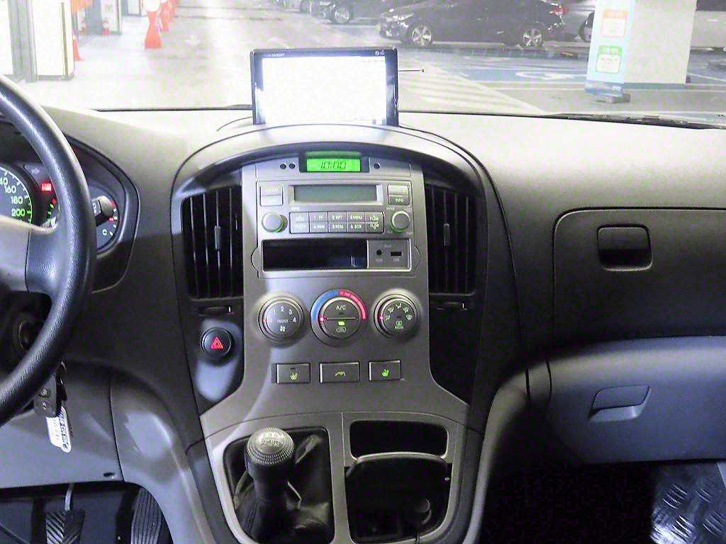 HYUNDAI Starex - Vista 11