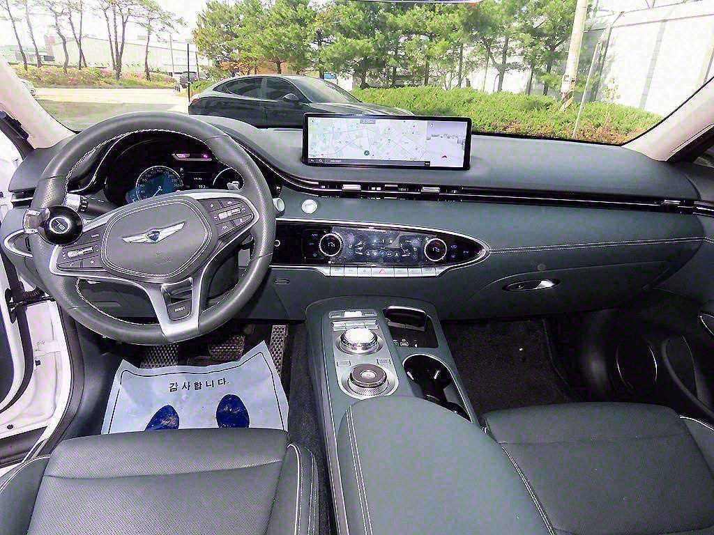 Genesis GV70 - Vista 7