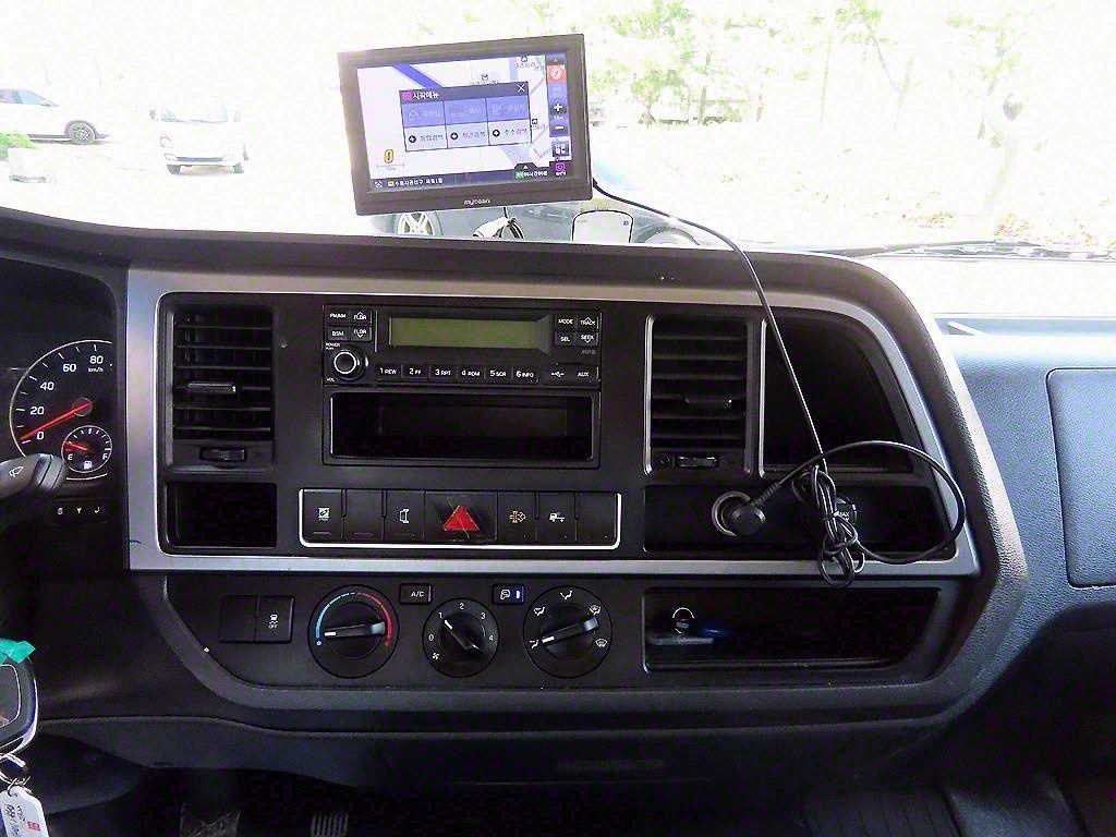 medium and large cargo truck 2019 Blanco - Importación desde Corea - HF Imports Iquique - Foto 13