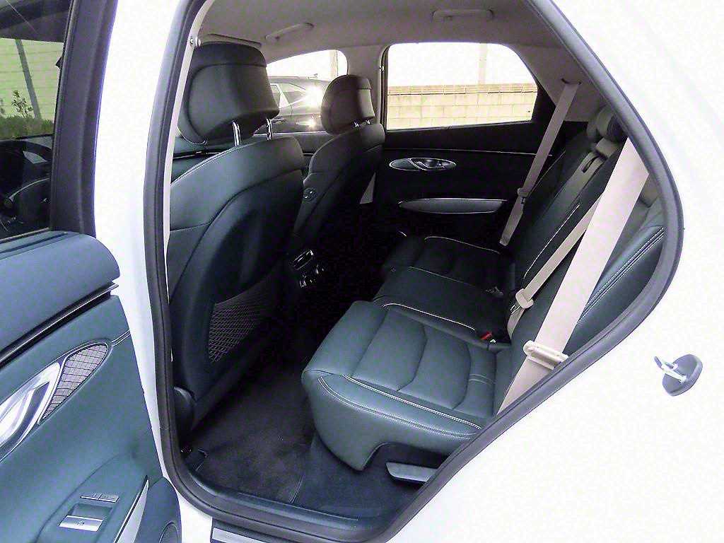 Genesis GV70 - Vista 6