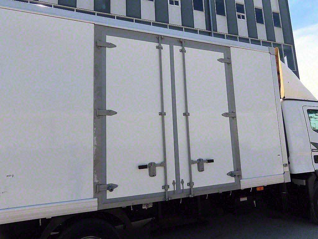 medium and large cargo truck - Vista 6