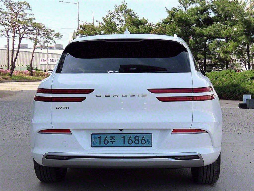 Genesis GV70 - Vista 4
