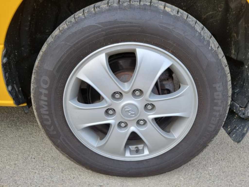 HYUNDAI Starex 2015 Amarillo - Importación desde Corea - HF Imports Iquique - Foto 19