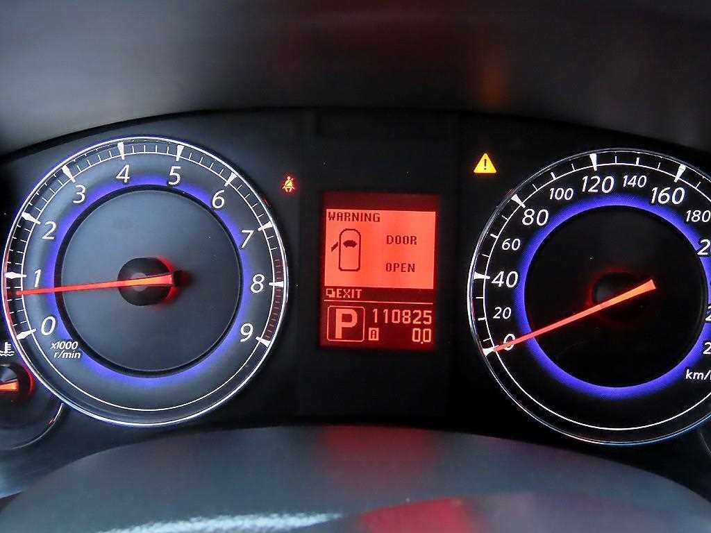 Infiniti EX - Vista 9