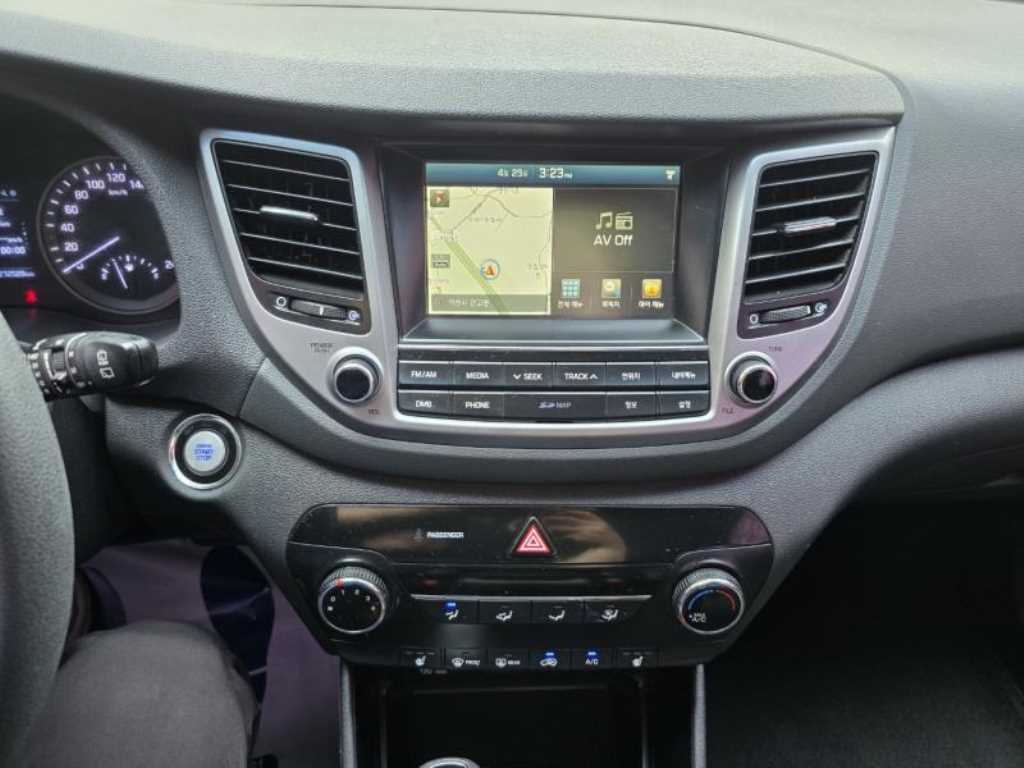 HYUNDAI Tucson - Vista 10