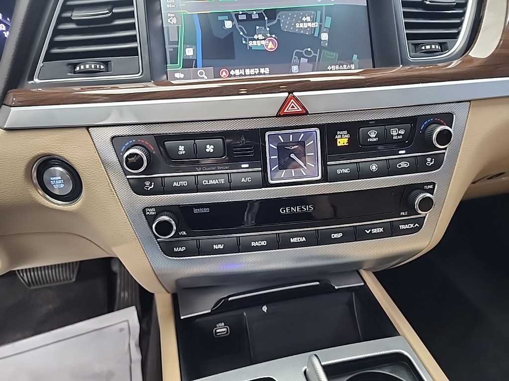 Genesis G80 - Vista 10