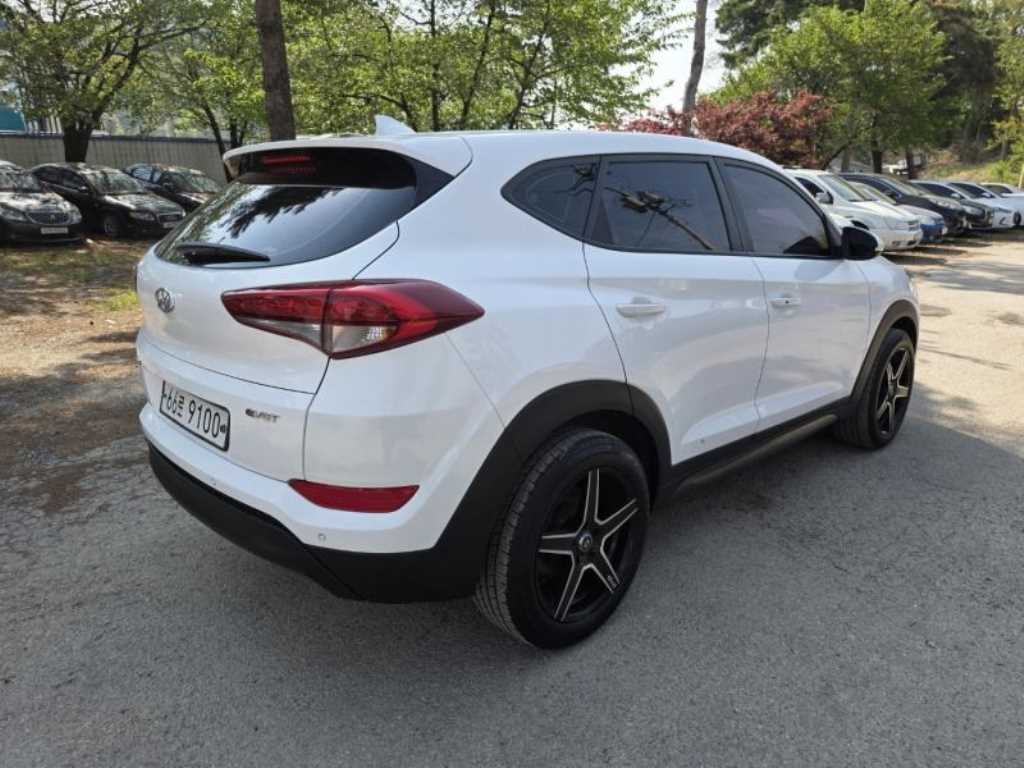 HYUNDAI Tucson - Vista 5