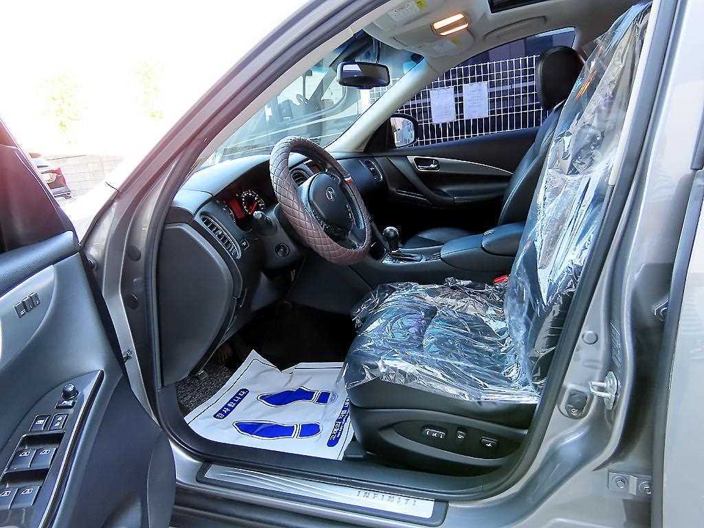 Infiniti EX - Vista 5