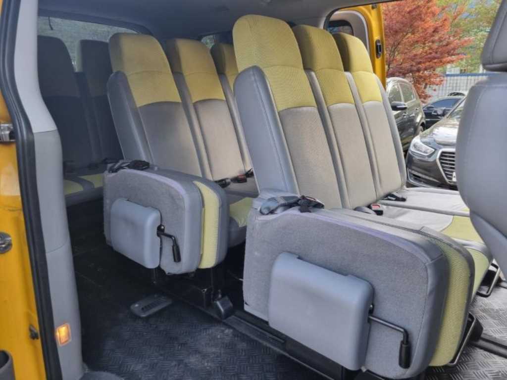 HYUNDAI Starex 2015 Amarillo - Importación desde Corea - HF Imports Iquique - Foto 16