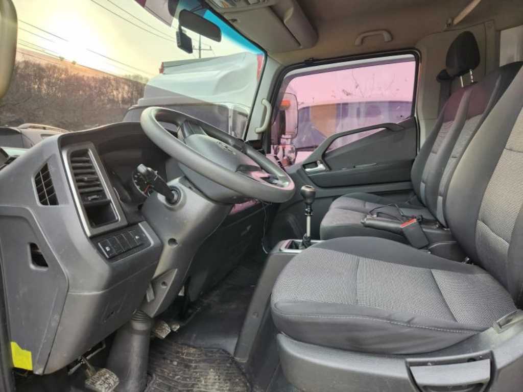 medium and large cargo truck - Vista 8