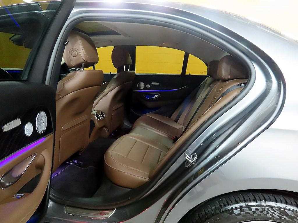 Mercedes Benz E class 2019 Gris - Importación desde Corea - HF Imports Iquique - Foto 13