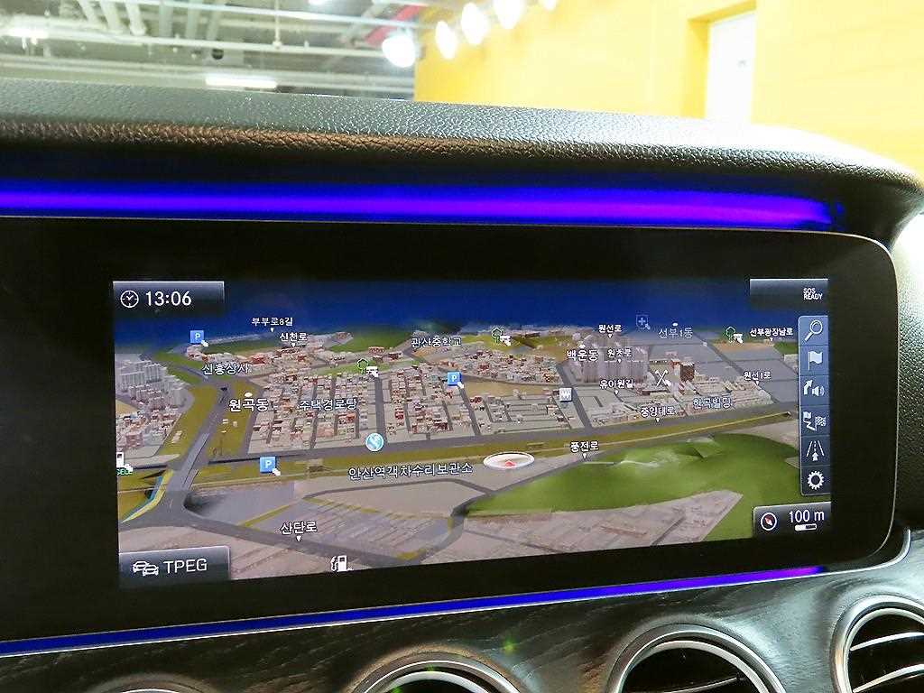 Mercedes Benz E class - Vista 8