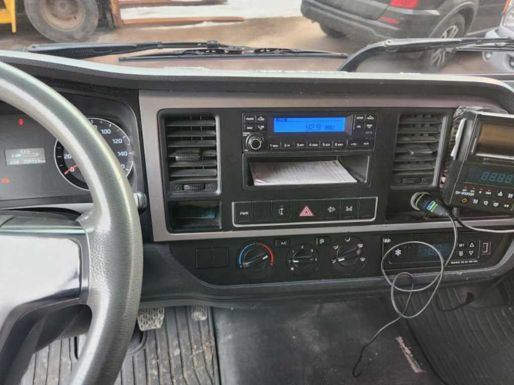 medium and large cargo truck - Vista 10