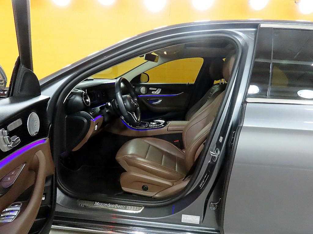 Mercedes Benz E class - Vista 12