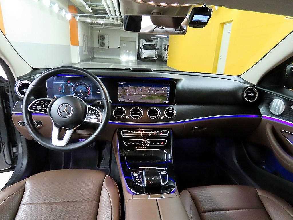 Mercedes Benz E class - Vista 6