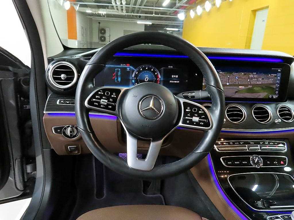 Mercedes Benz E class - Vista 7