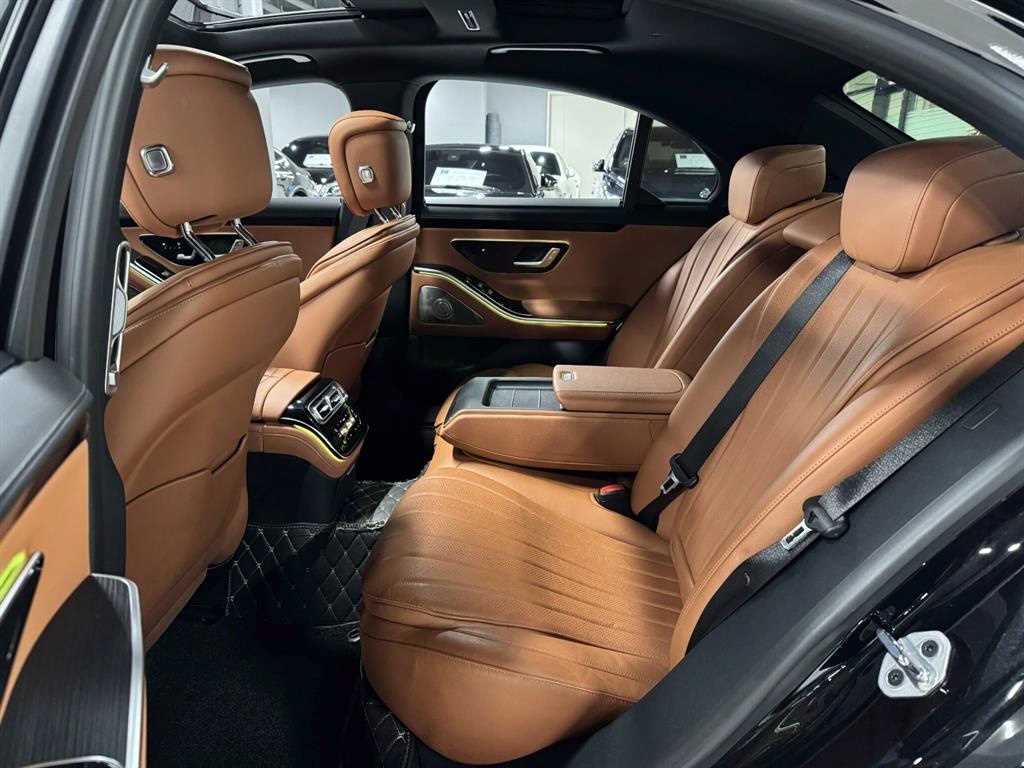 Mercedes Benz S Class - Vista 10