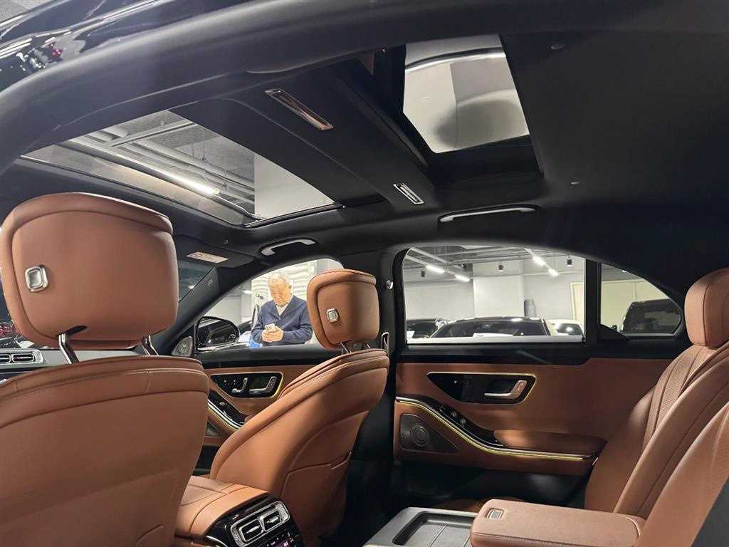 Mercedes Benz S Class - Vista 12