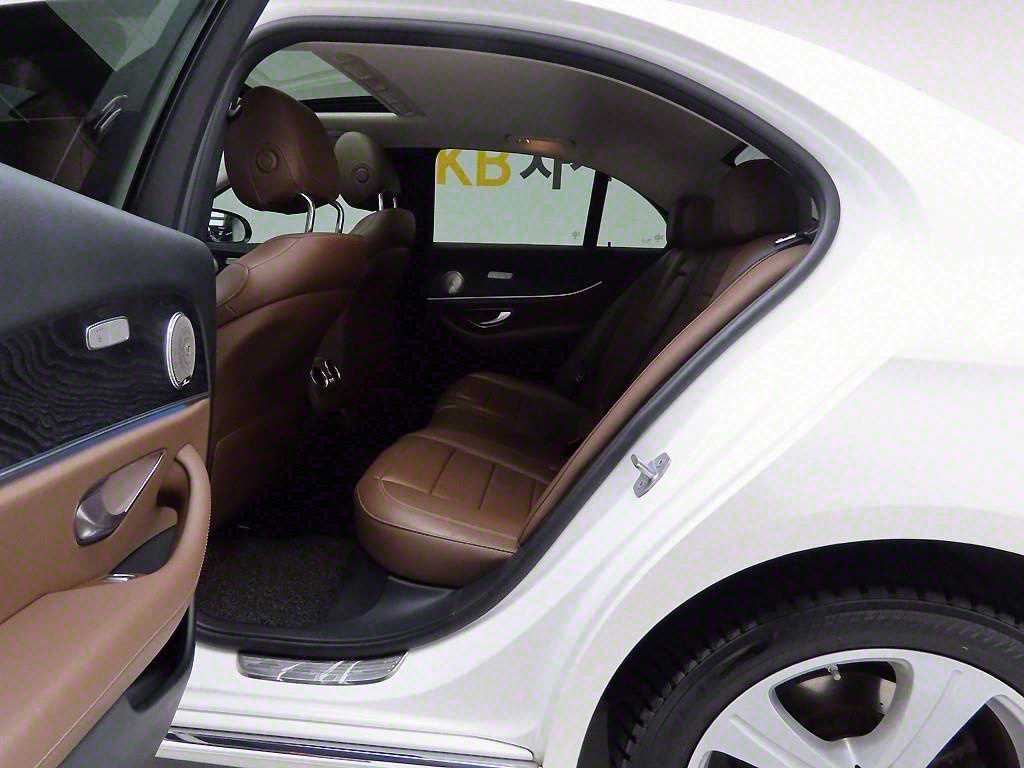 Mercedes Benz E class 2018 Blanco - Importación desde Corea - HF Imports Iquique - Foto 13