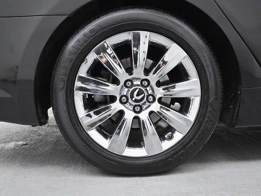 HYUNDAI Equus - Vista 5